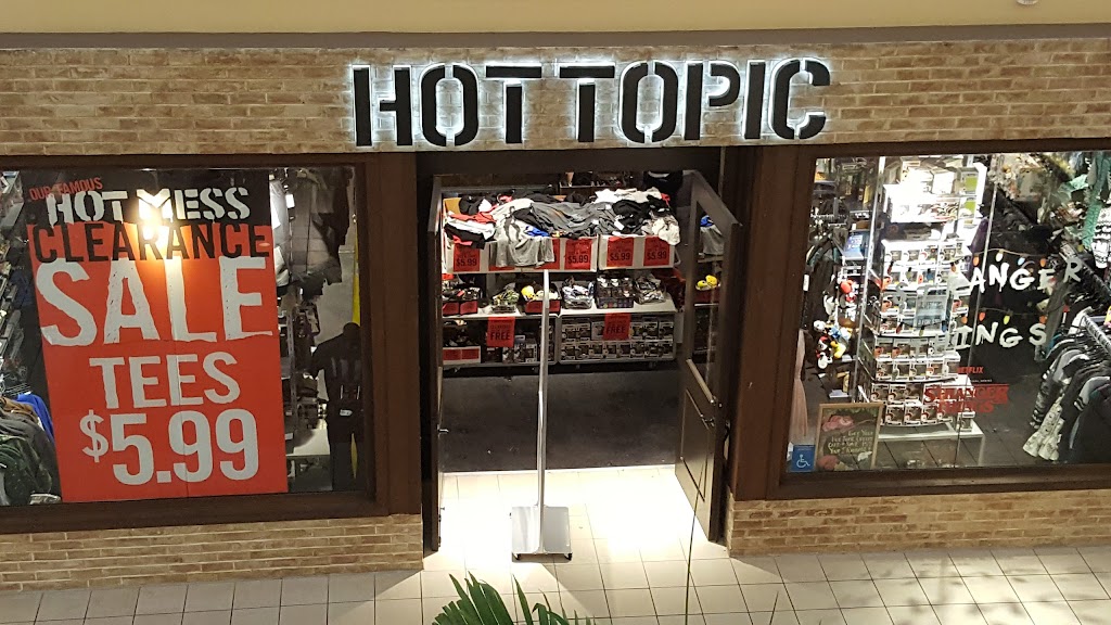 Hot Topic | 2500 W Moreland Rd Space # 3053, Willow Grove, PA 19090 | Phone: (215) 659-5417