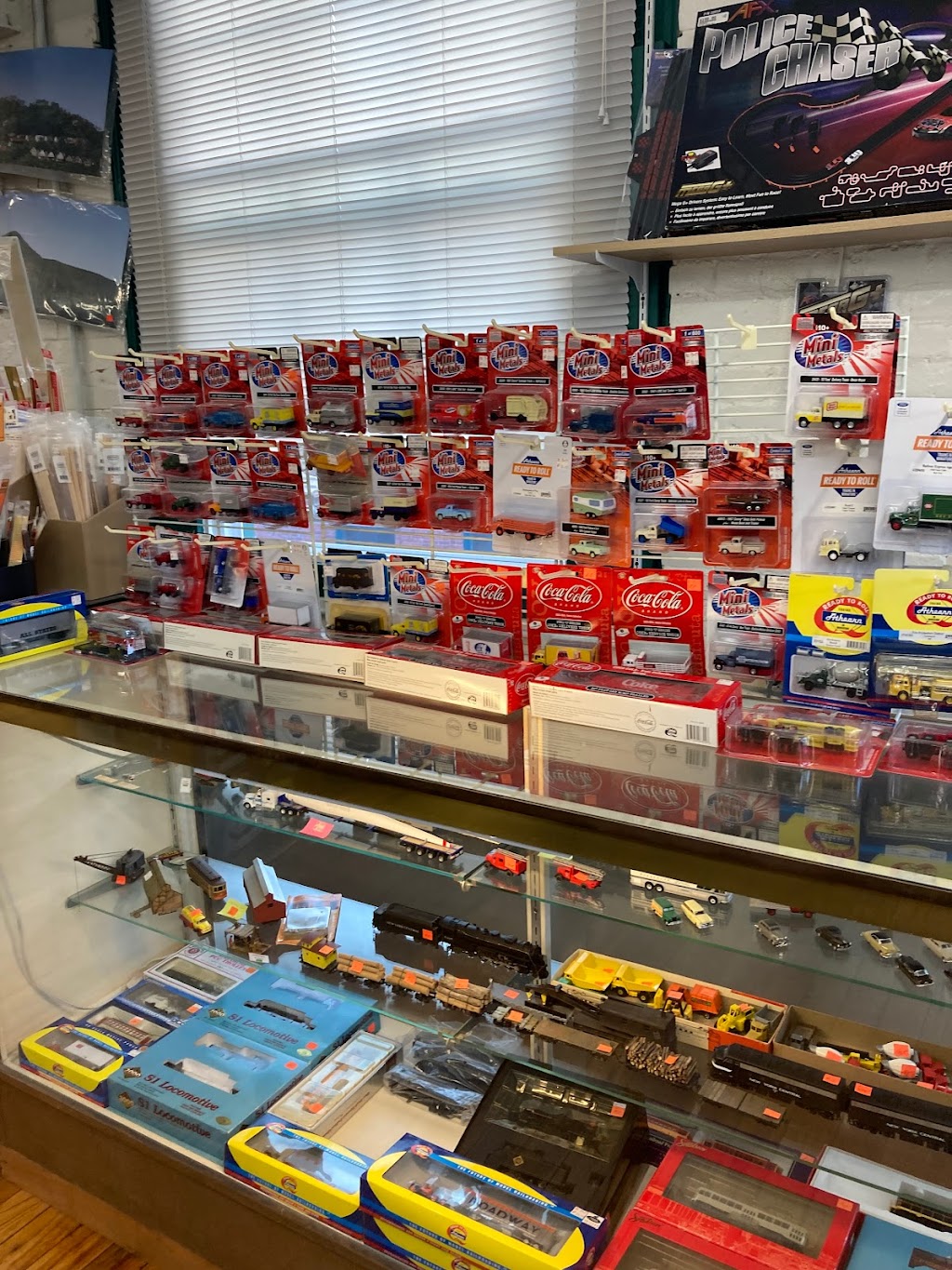 R R Model & Hobby Supply | 210 Holabird Ave, Winsted, CT 06098 | Phone: (860) 379-3383