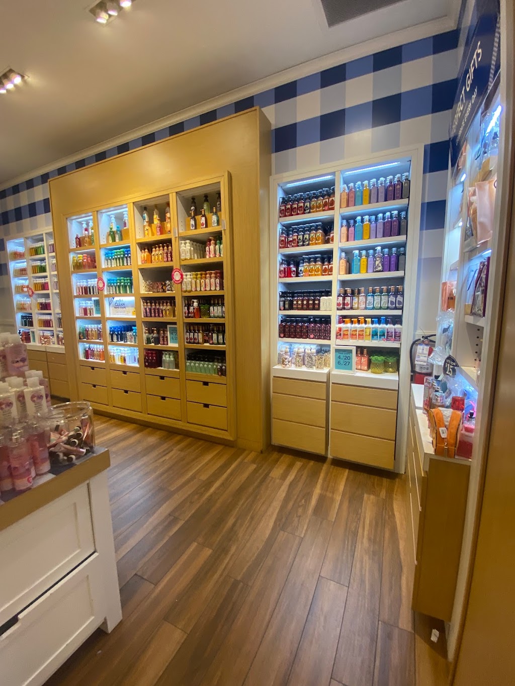 Bath & Body Works | 5100 Kings Plaza, Brooklyn, NY 11234 | Phone: (718) 252-1832