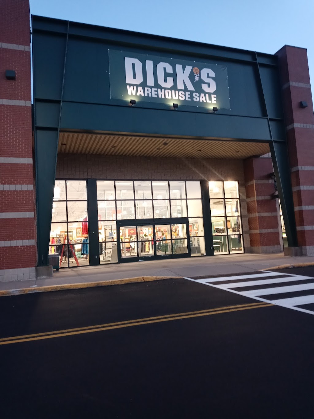 DICKS Warehouse Sale | 280 New Britain Ave, Plainville, CT 06062 | Phone: (860) 747-2102