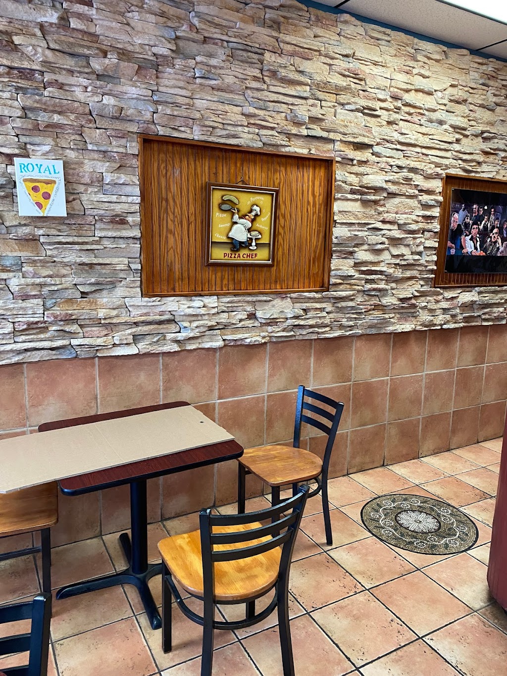 Royal Pizza | 299-7 Hawkins Ave, Lake Ronkonkoma, NY 11779 | Phone: (631) 615-2210