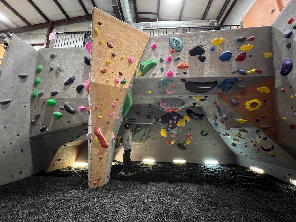 North Summit Climbing Gym | 481 Bushkill Plaza Ln #9665, Wind Gap, PA 18091 | Phone: (610) 863-4444