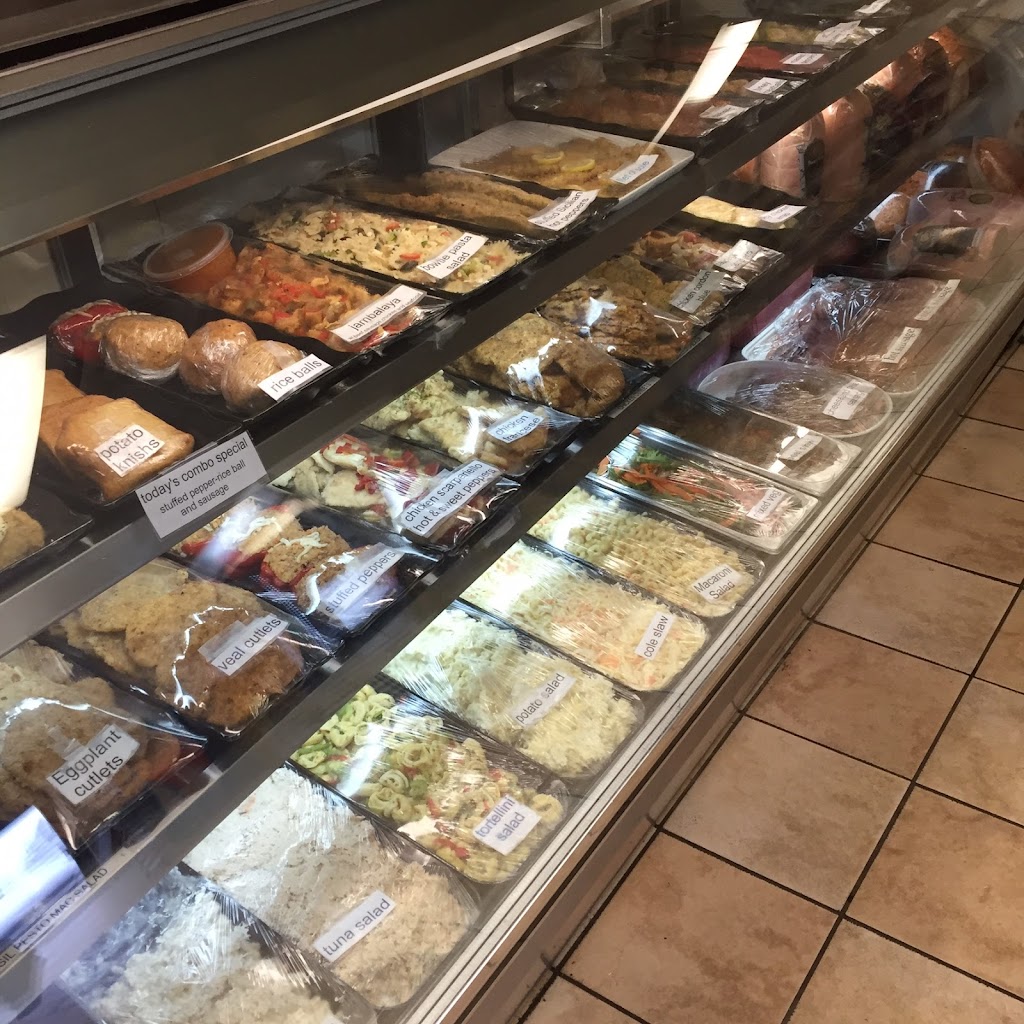 Lous Deli and Salad | 39 Mill Plain Rd, Danbury, CT 06811 | Phone: (203) 917-3968