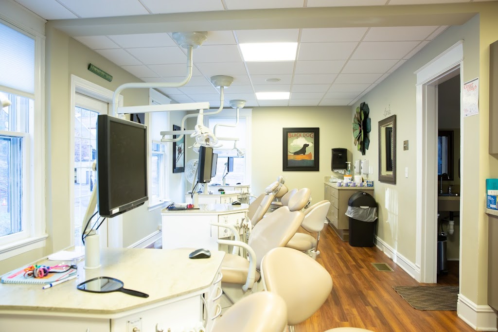 Dixon Orthodontics | 927 Hopmeadow St, Simsbury, CT 06070 | Phone: (860) 651-9568