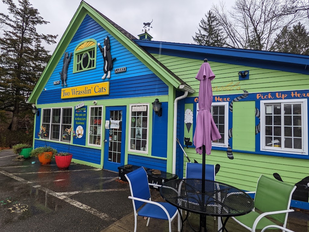 Two Wrasslin Cats Coffee House & Cafe | 374 Town St, East Haddam, CT 06423 | Phone: (860) 891-8446