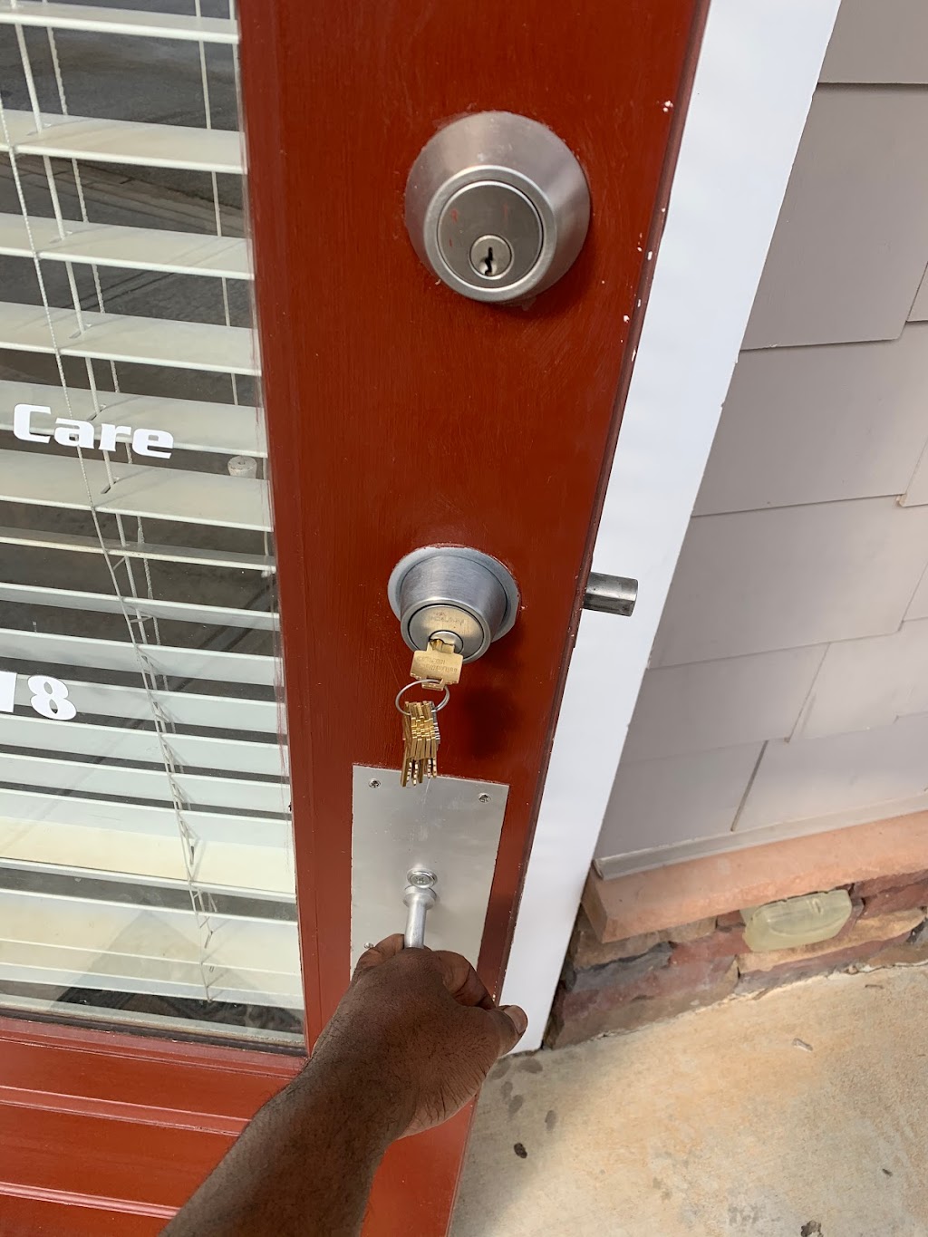 KeyMe Locksmiths | 70 E Wynnewood Rd, Wynnewood, PA 19096 | Phone: (610) 595-4160