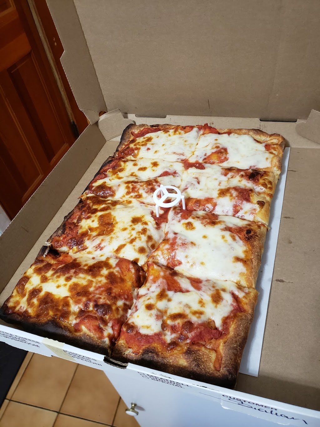 4 Corners Pizzeria | 902 Pelhamdale Ave, Village of Pelham, NY 10803 | Phone: (914) 738-0905