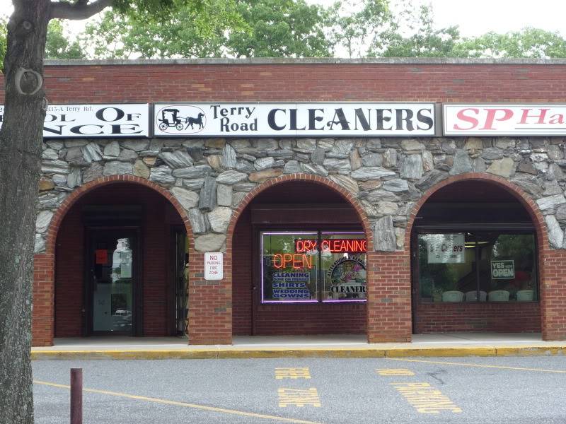 Terry Road Dry Cleaners | 337 Terry Rd, Smithtown, NY 11787 | Phone: (631) 979-2967