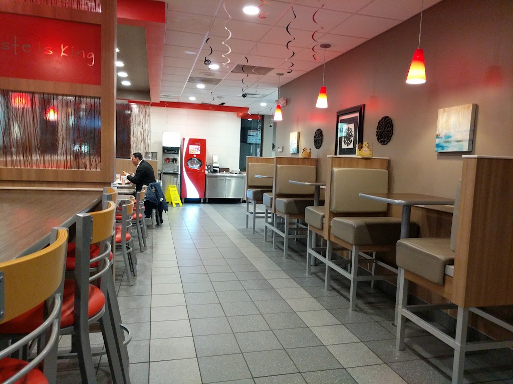 Burger King | 70 Airport Rd, Hartford, CT 06114 | Phone: (860) 296-9671