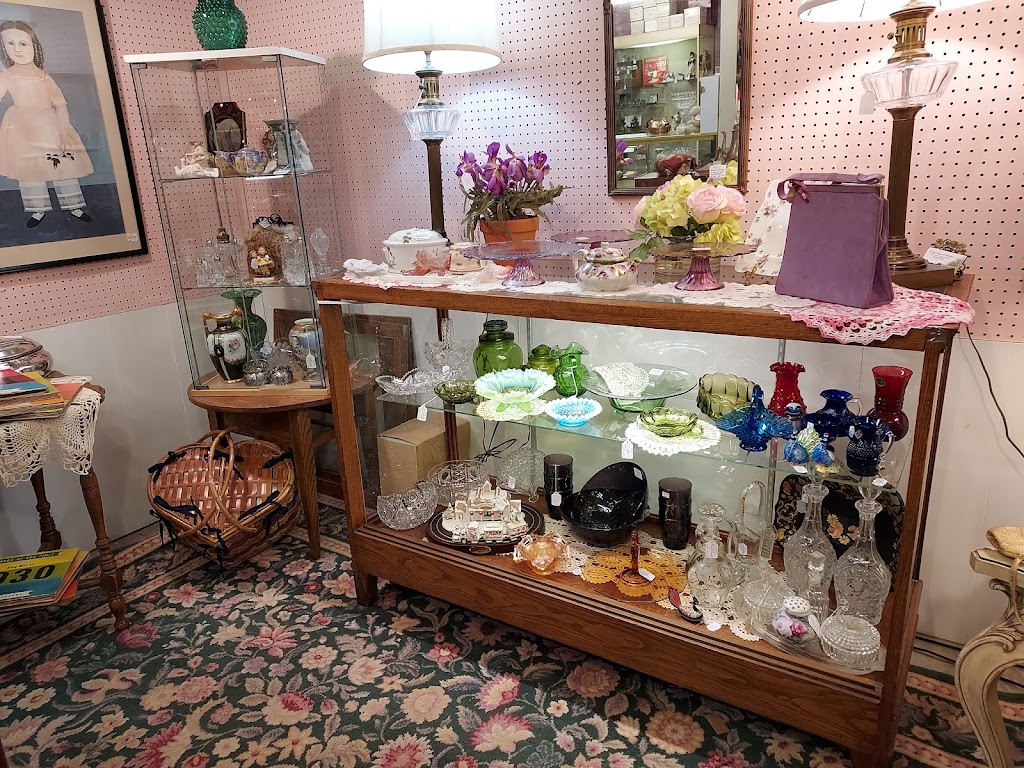 Pocono Peddlers Village Antique Mall | 246 Stadden Rd, Tannersville, PA 18372 | Phone: (570) 629-6366