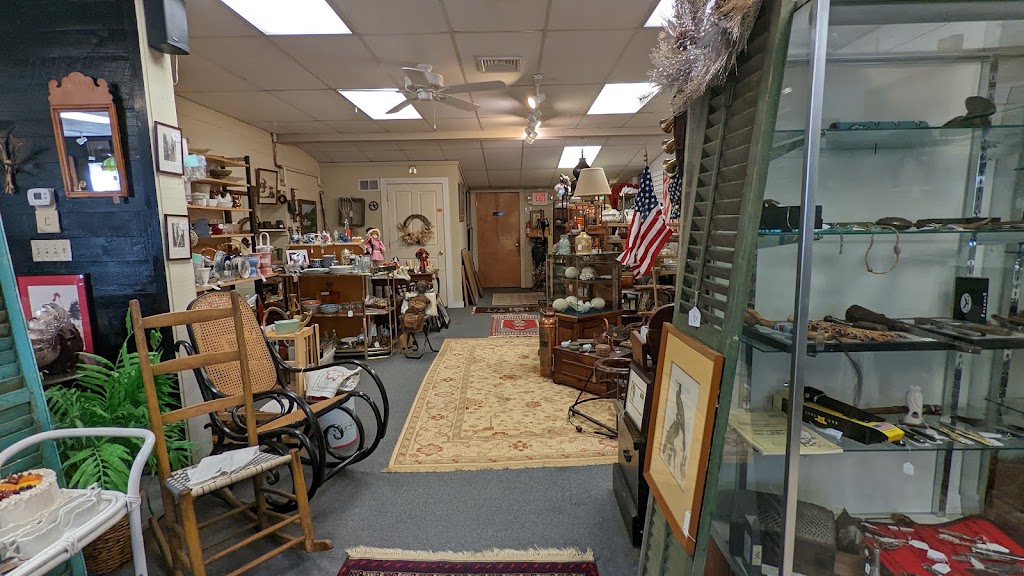 Essex Saybrook Antiques Village | 954 Middlesex Turnpike, Old Saybrook, CT 06475 | Phone: (860) 388-0689