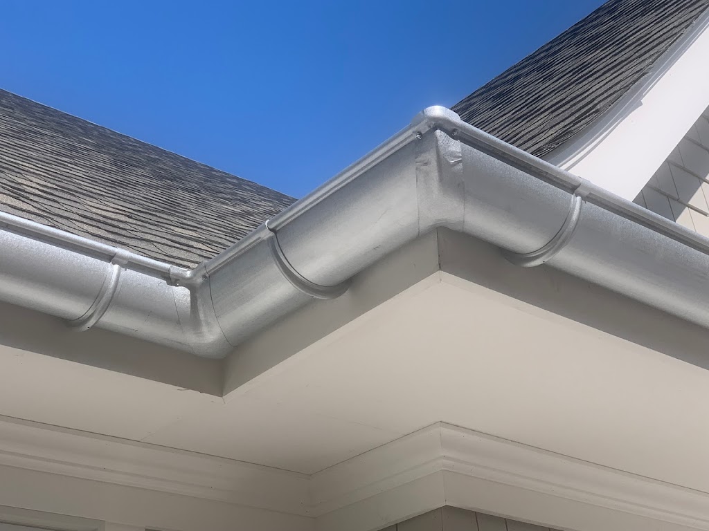 Affordable Seamless Gutters | 7 Washington Ct, Smithtown, NY 11787 | Phone: (631) 445-9549