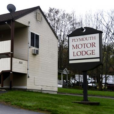 Plymouth Motor Lodge | 325 Main St, Terryville, CT 06786 | Phone: (860) 582-6331