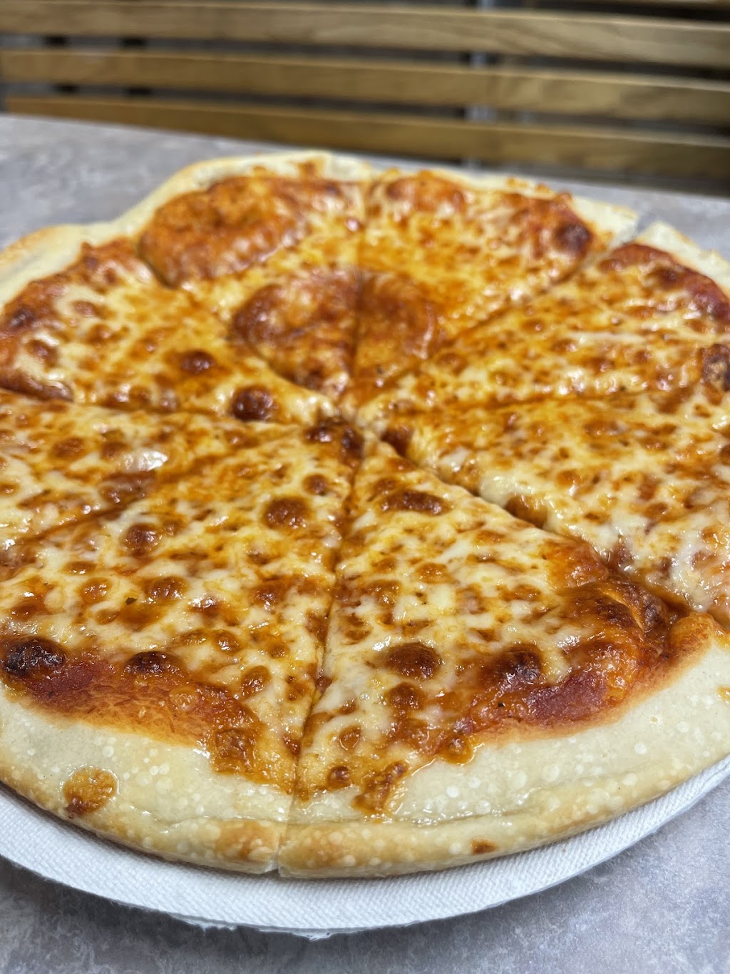 Singas Famous Pizza | 26021 Hillside Avenue, Queens, NY 11004 | Phone: (718) 347-4300