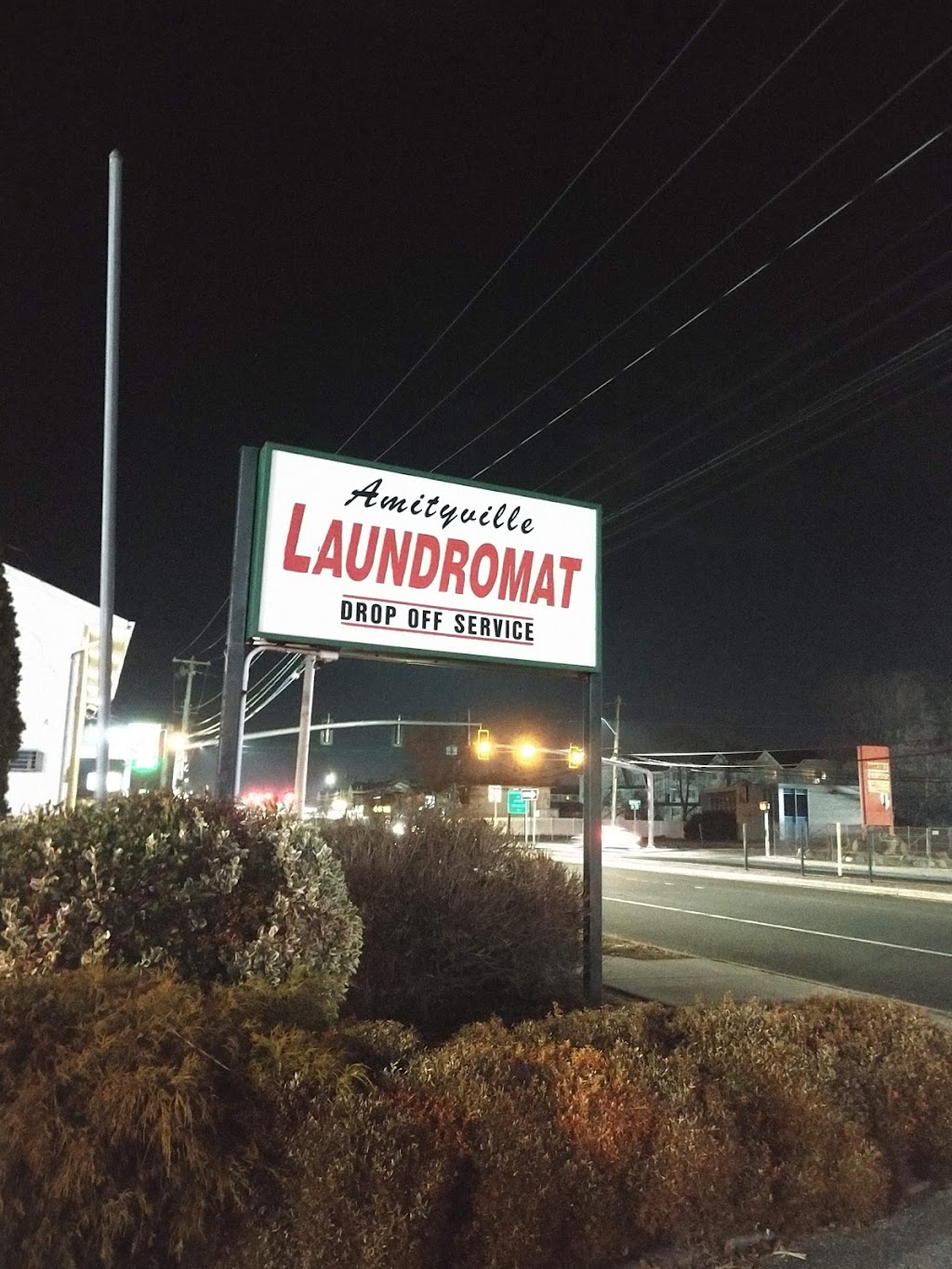 Amityville Laundromat | 720 Broadway, Amityville, NY 11701 | Phone: (631) 789-8740
