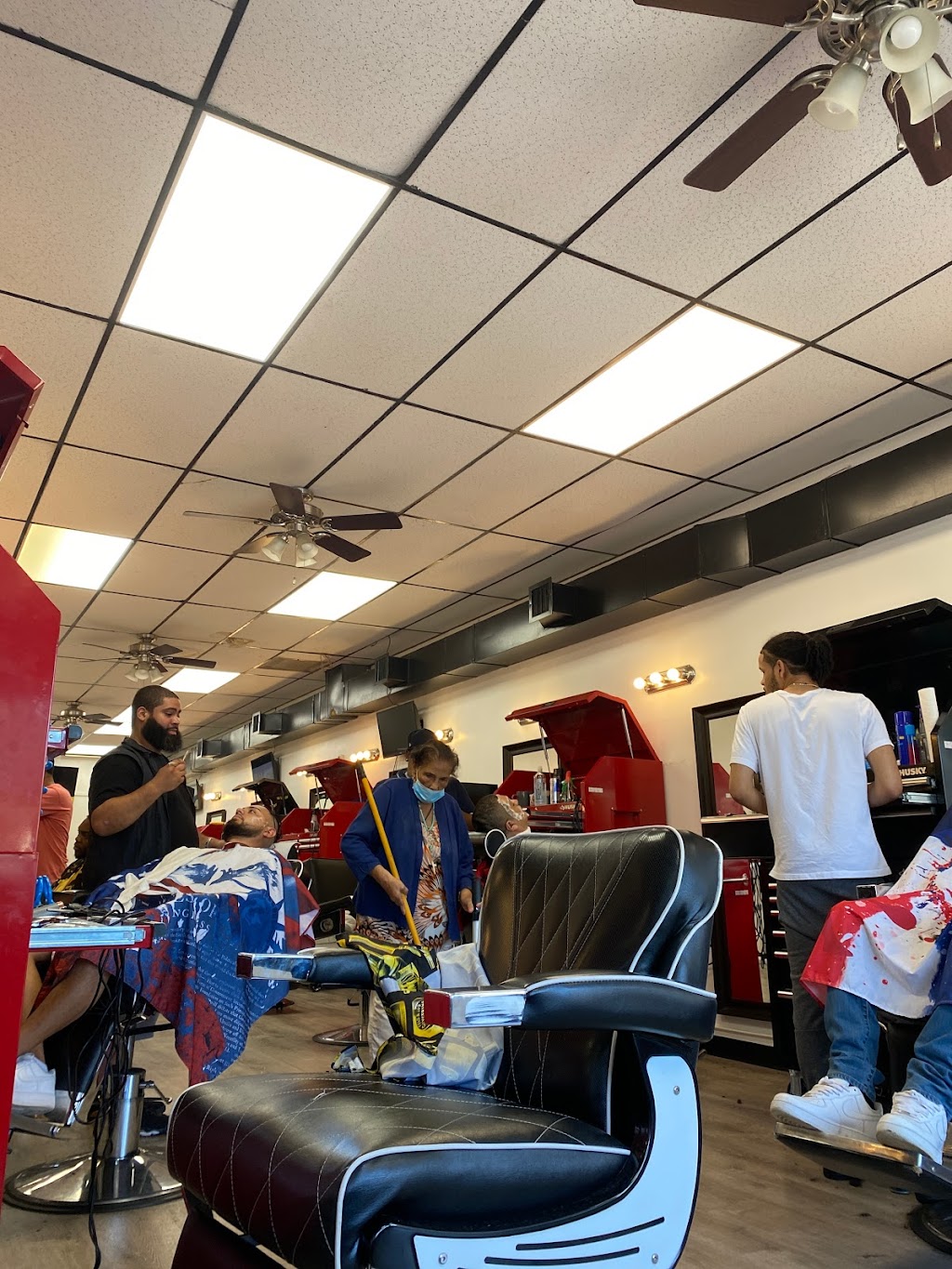 Anthony’s barber shop | 275 Second Ave, Brentwood, NY 11717 | Phone: (631) 813-2600