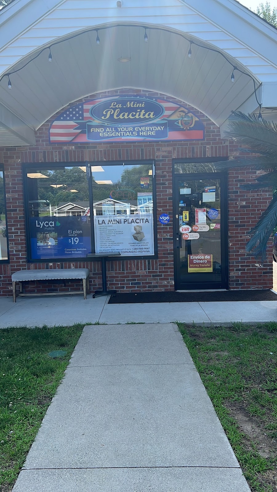 La Mini Placita Convenience Store | 1515 Wolcott Rd Store #1, Wolcott, CT 06716 | Phone: (203) 565-9067