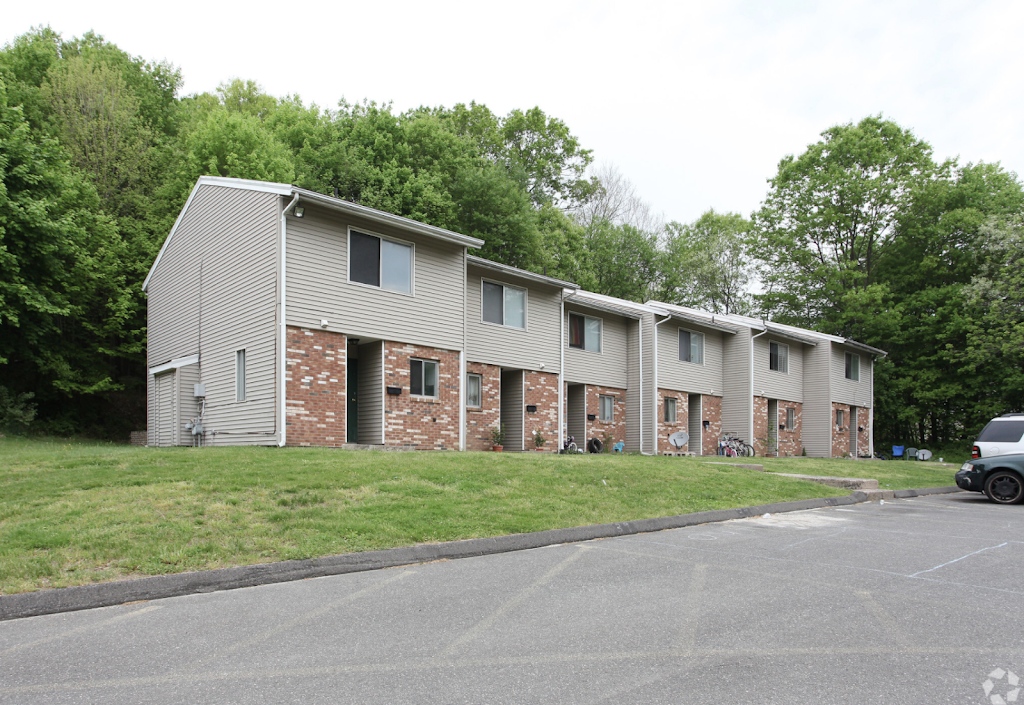 Greenbriar Hills Apartments | 148 Falls Terrace, Watertown, CT 06779 | Phone: (860) 866-1745